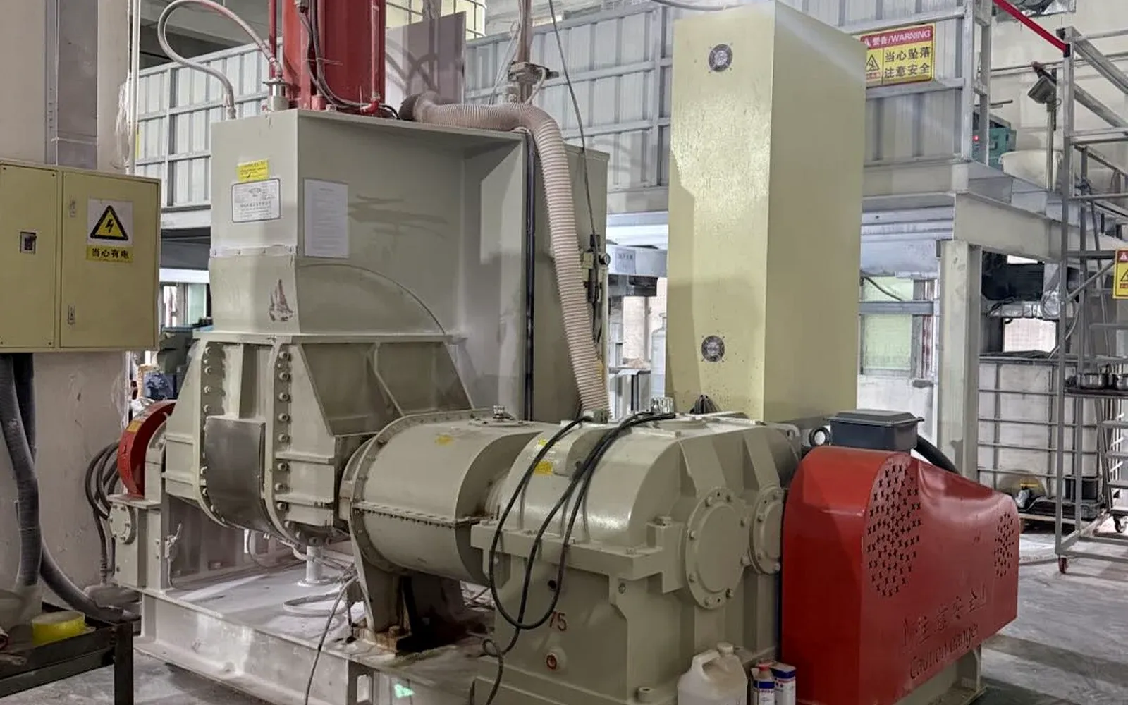 Single-screw compound extrusion machine running cable compound on the line