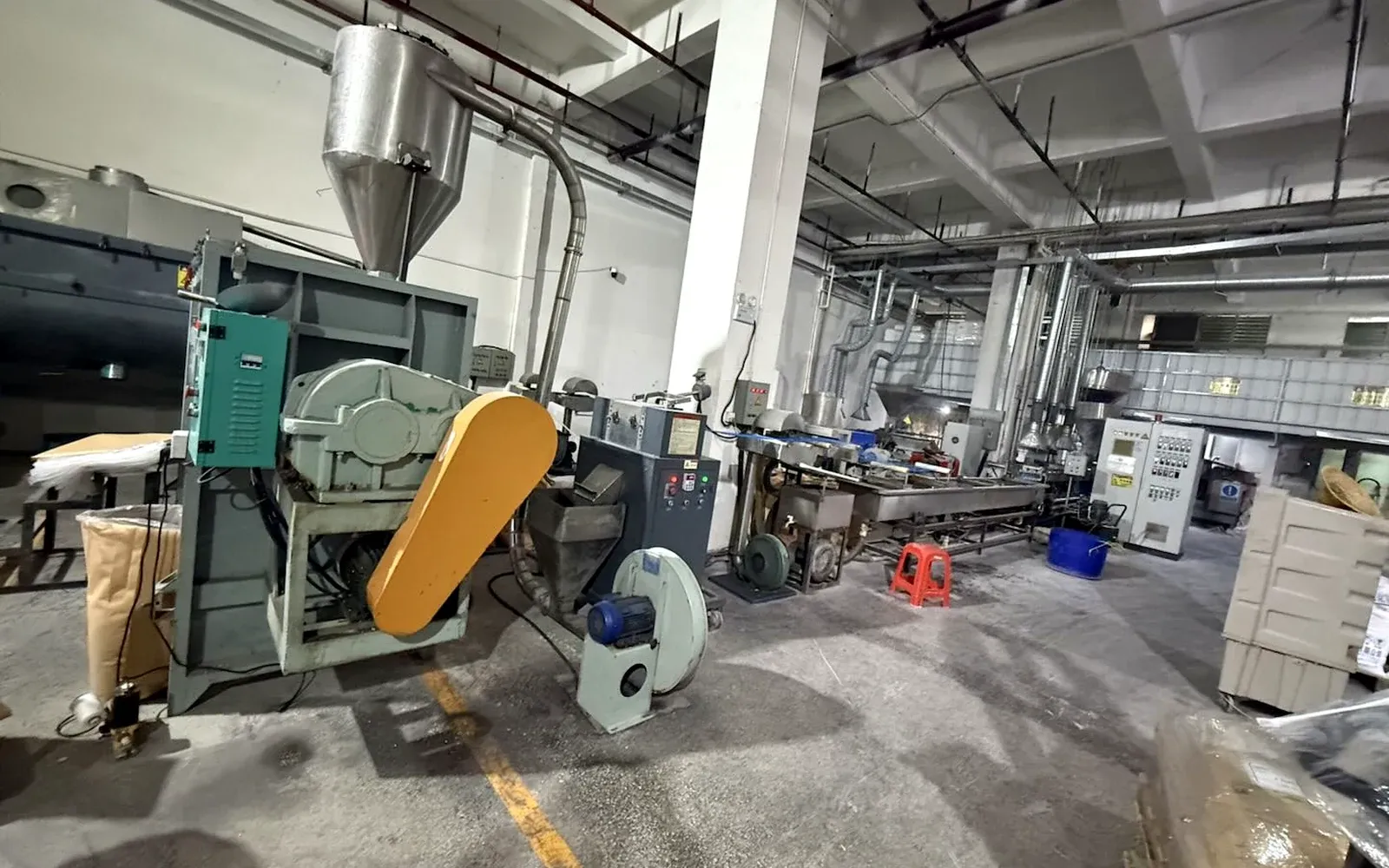 Extrusion and processing line