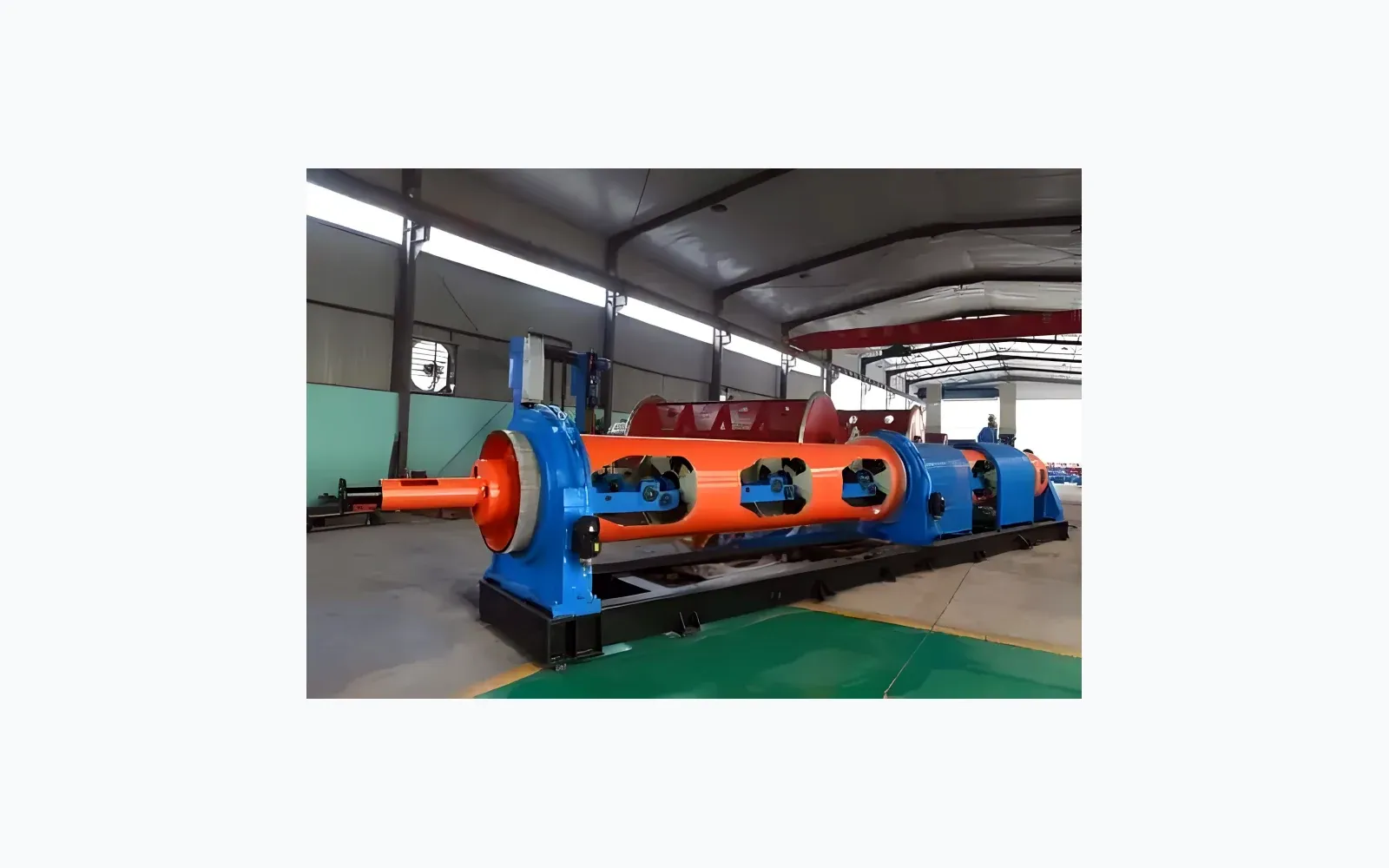 Tube stranding machine
